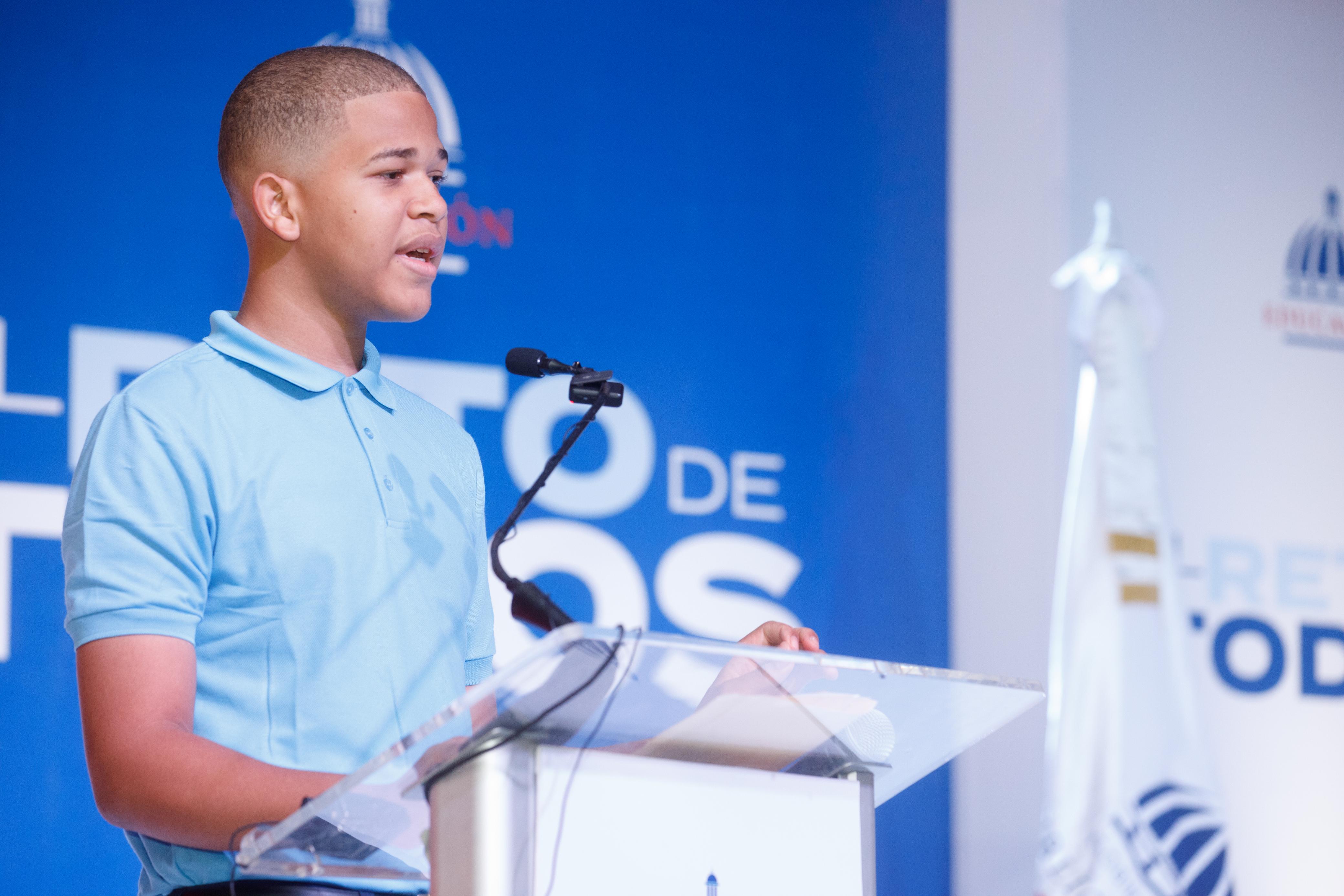 imagen El presidente Luis Abinader junto al ministro de Educaci&oacute;n, Luis Miguel De Camps inauguran escuela en Navarrete 
