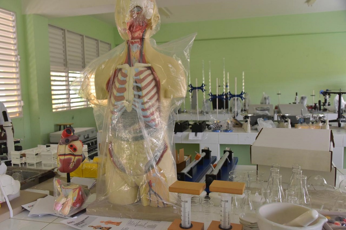  imagen MINERD entrega 128 laboratorios de ciencias a distintos centros educativos del pa&iacute;s 