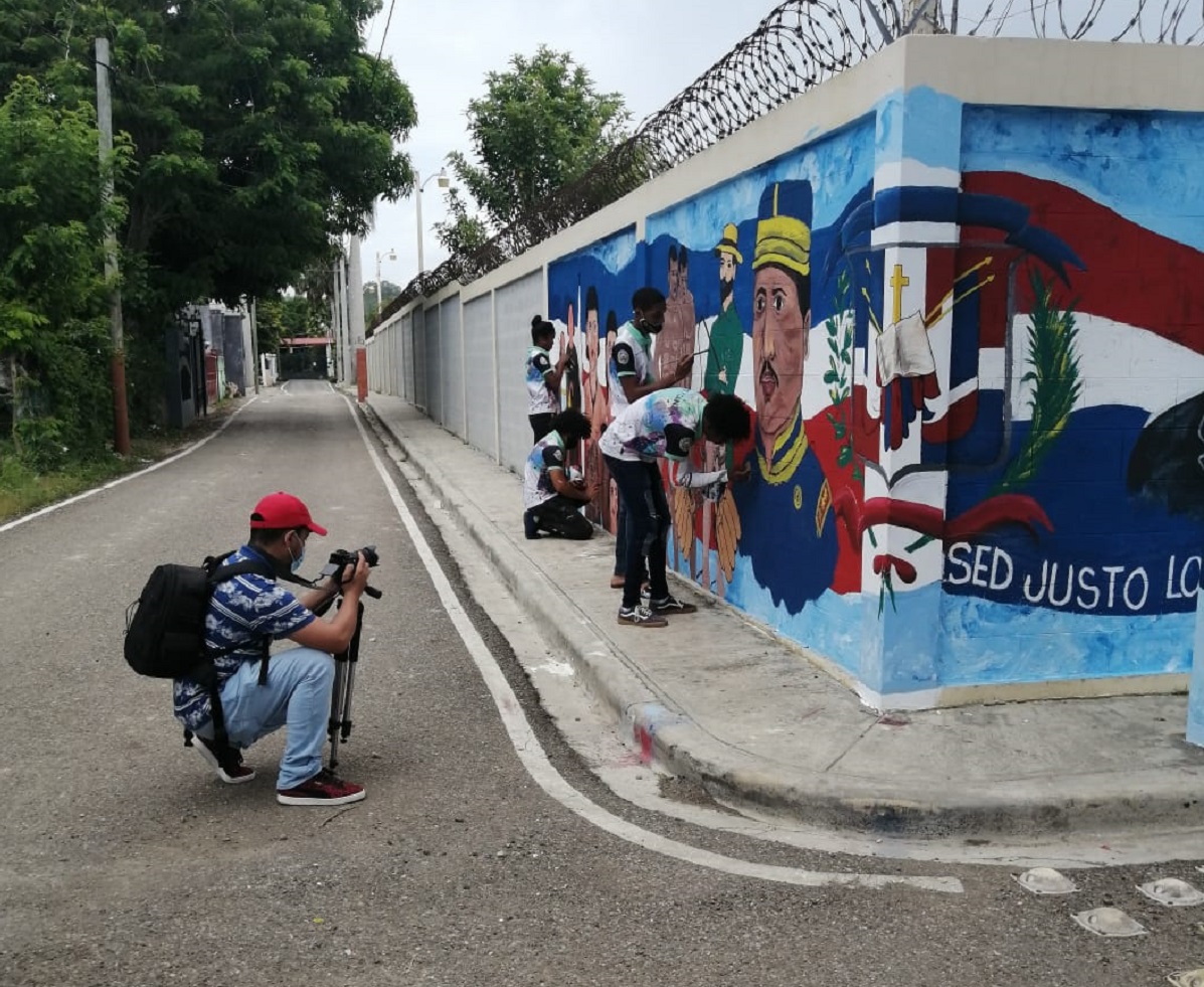  imagen Fachada Liceo Teniente Coronel Geovanny Oller Mena 