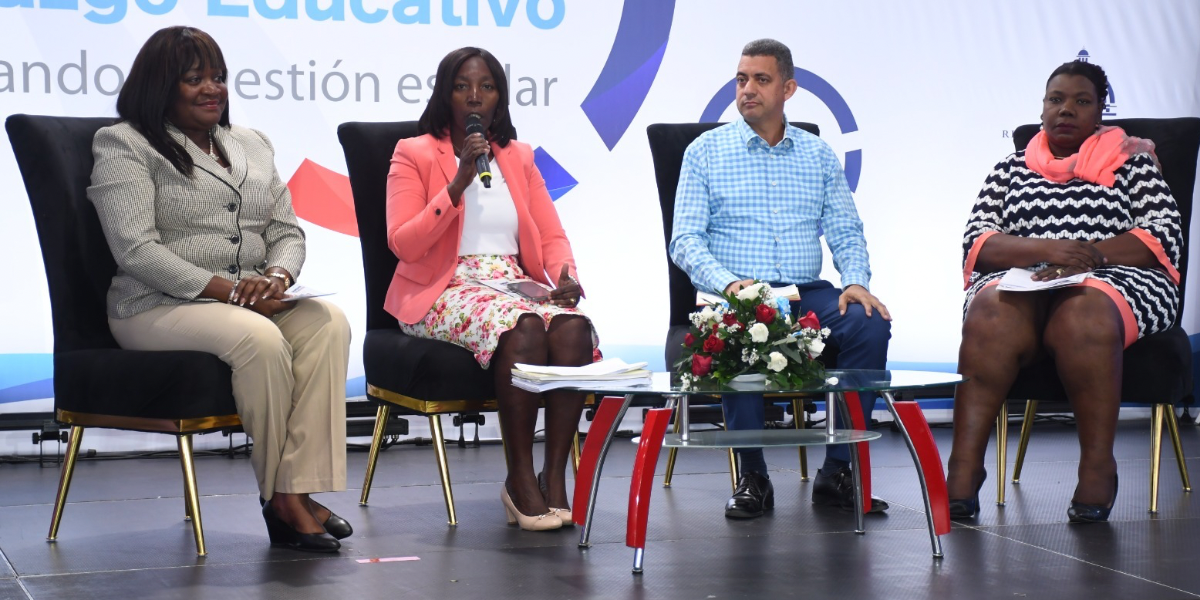  imagen viceministro de Supervisi&oacute;n y Control de la Calidad del Ministerio de Educaci&oacute;n, &Oacute;scar Amarg&oacute;s, 