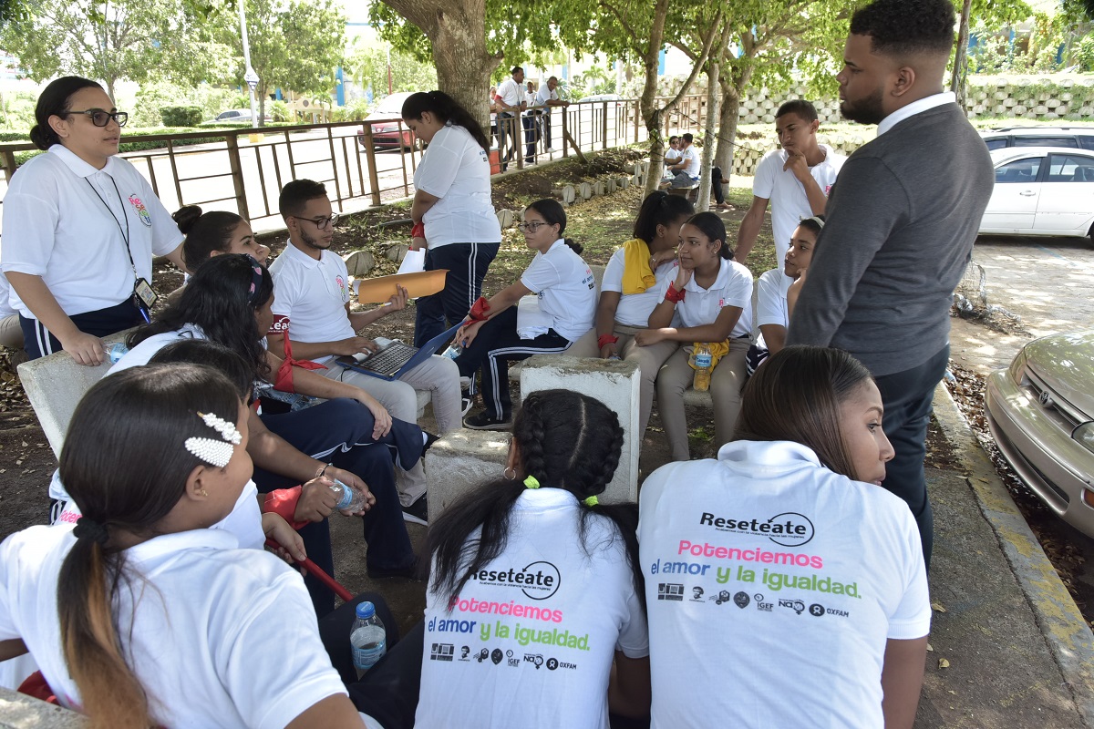  imagen Estudiantes durante&nbsp;segundo foro "Reset&eacute;ate" 