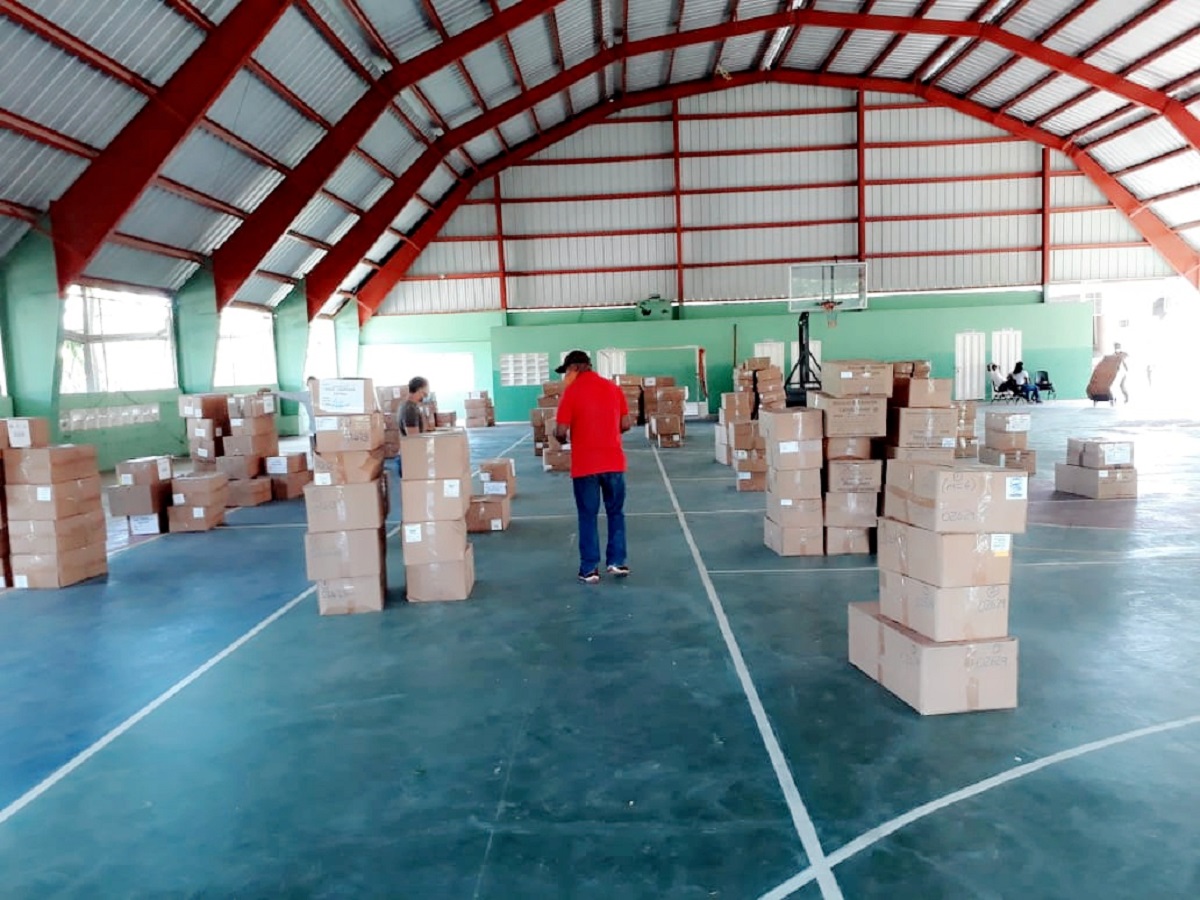  imagen Elpidio Ulloa, director regional Cibao Norte del INABIE y Yudelka Tobal de la misma Direcci&oacute;n 