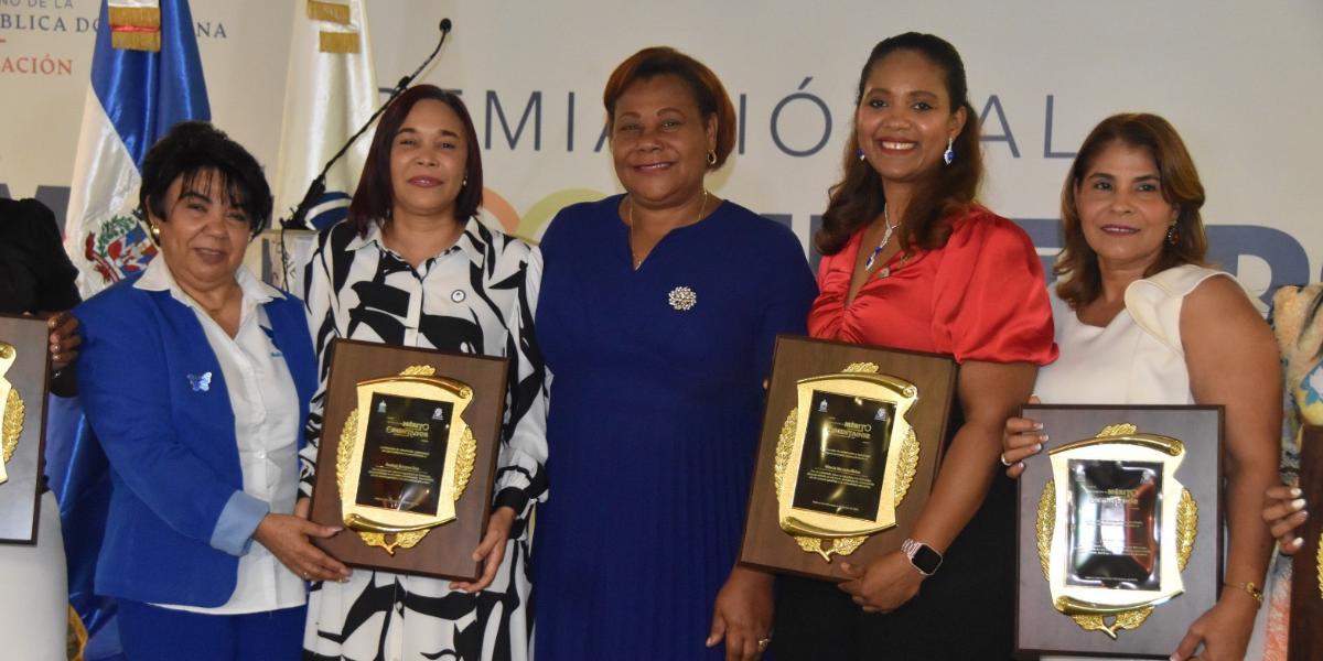  imagen Orientadores escolares reciben premio 