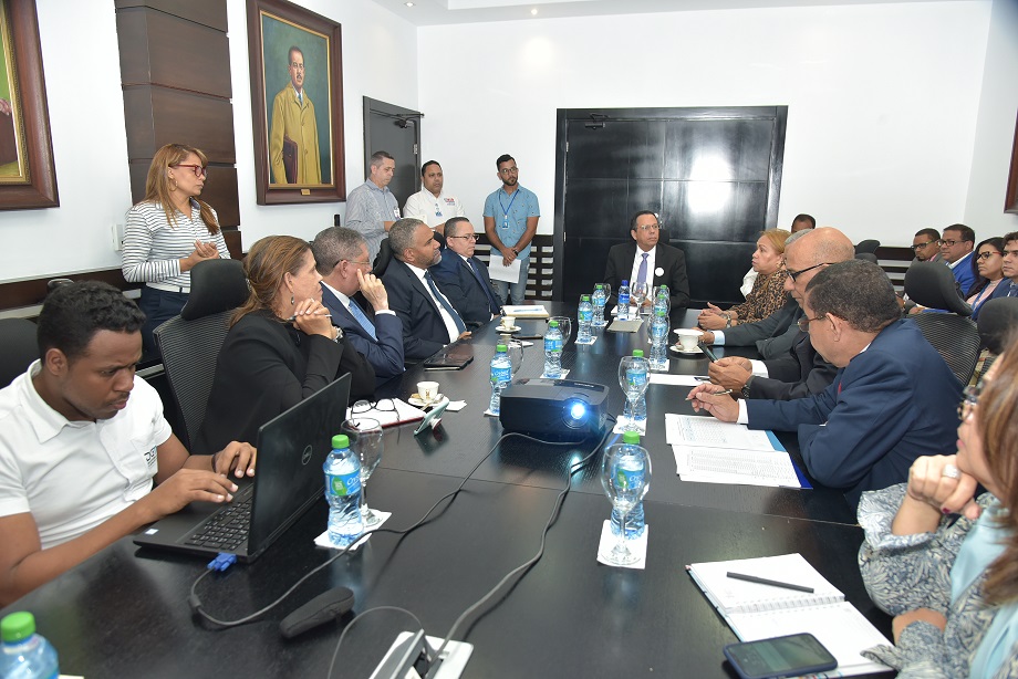  imagen Ministro Pe&ntilde;a Mirabal se reune con&nbsp;gabinete de trabajo en procura de buscar alternativas viables que permitan seguir la docencia en el eventual caso que deba ser interrumpida por precauci&oacute;n ante el COVID-19. 