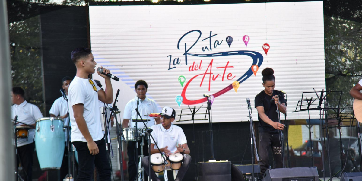  imagen fotos de estudiantes bailando en el escenario&nbsp; 