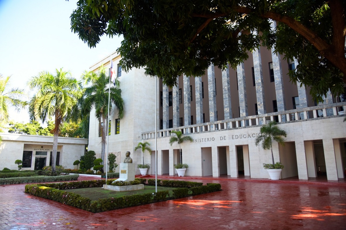  imagen Fachada MINERD 