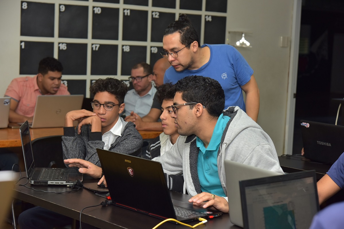  imagen El doctor en f&iacute;sica Arturo S&aacute;nchez 