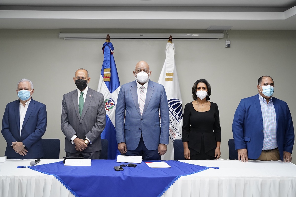  imagen Nuevo director ejecutivo del Instituto Nacional de Bienes Estudiantil (INABIE), V&iacute;ctor Castro 