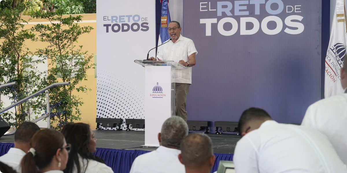  imagen El presidente de la Rep&uacute;blica, Luis Abinader, inaugura el techado de la cancha del Liceo &Aacute;ngel Emilio Casado 