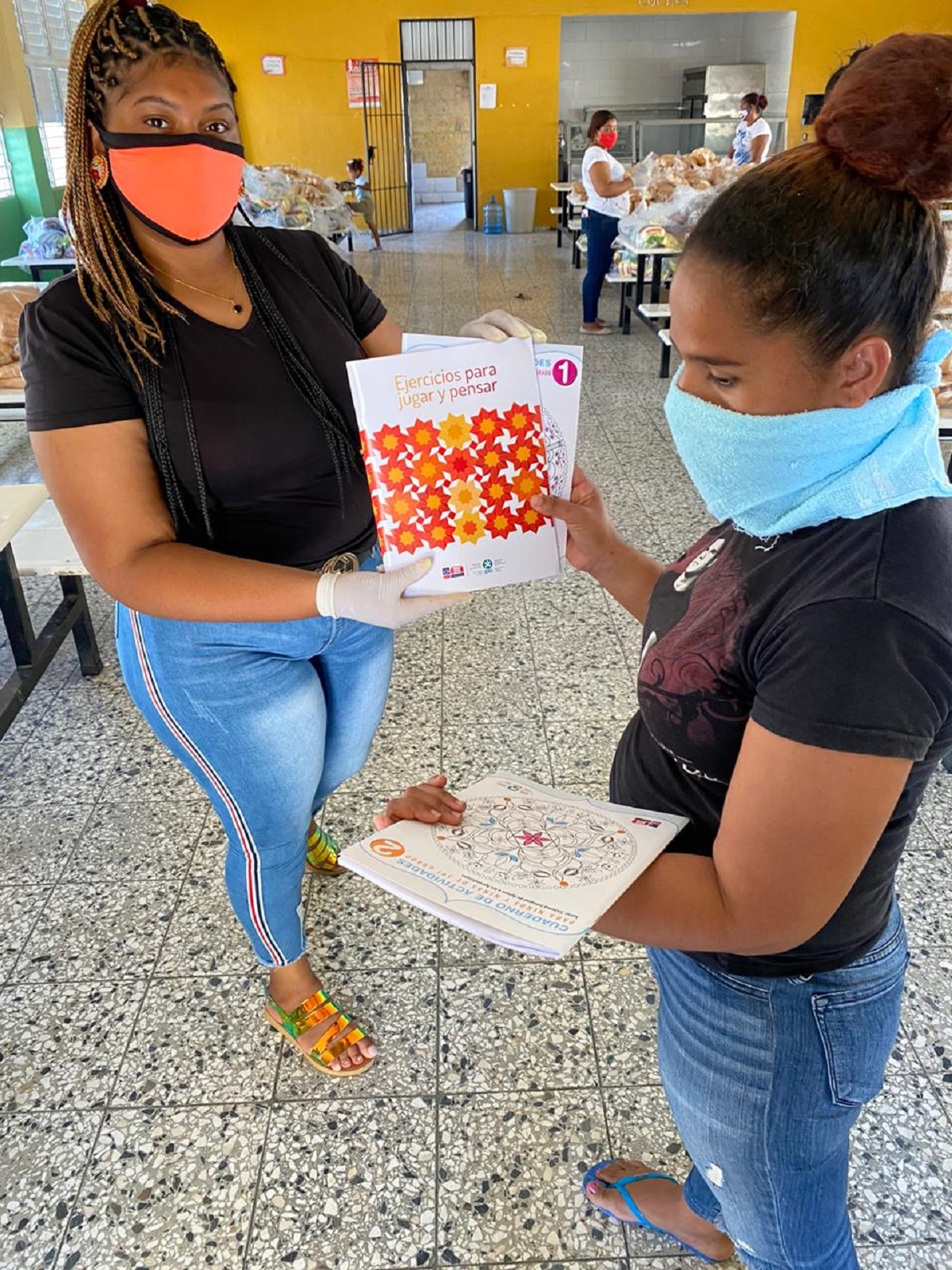  imagen La entrega de los cuadernillos y libros de trabajo se realiza en todo el territorio nacional en un esfuerzo com&uacute;n del Ministerio de Educaci&oacute;n y la Organizaci&oacute;n de Estado Iberoamericano (OEI), por un sistema integral de apoyo a los aprendizajes. 