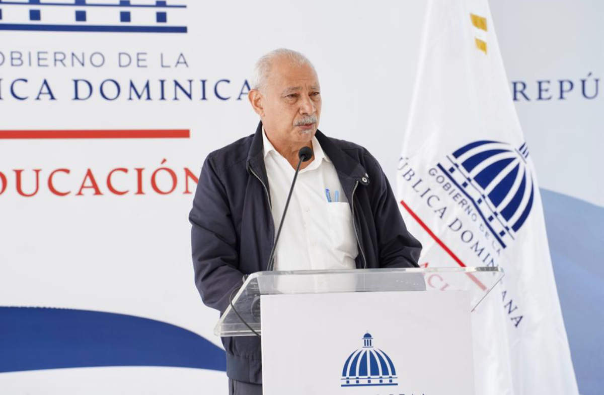  imagen Vicepresidenta de la Rep&uacute;blica Raquel Pe&ntilde;a, junto al viceministro de Acreditaci&oacute;n y Certificaci&oacute;n Docente del Ministerio de Educaci&oacute;n de Rep&uacute;blica Dominica (MINERD), Francisco D' Oleo inauguran centro educativo. 