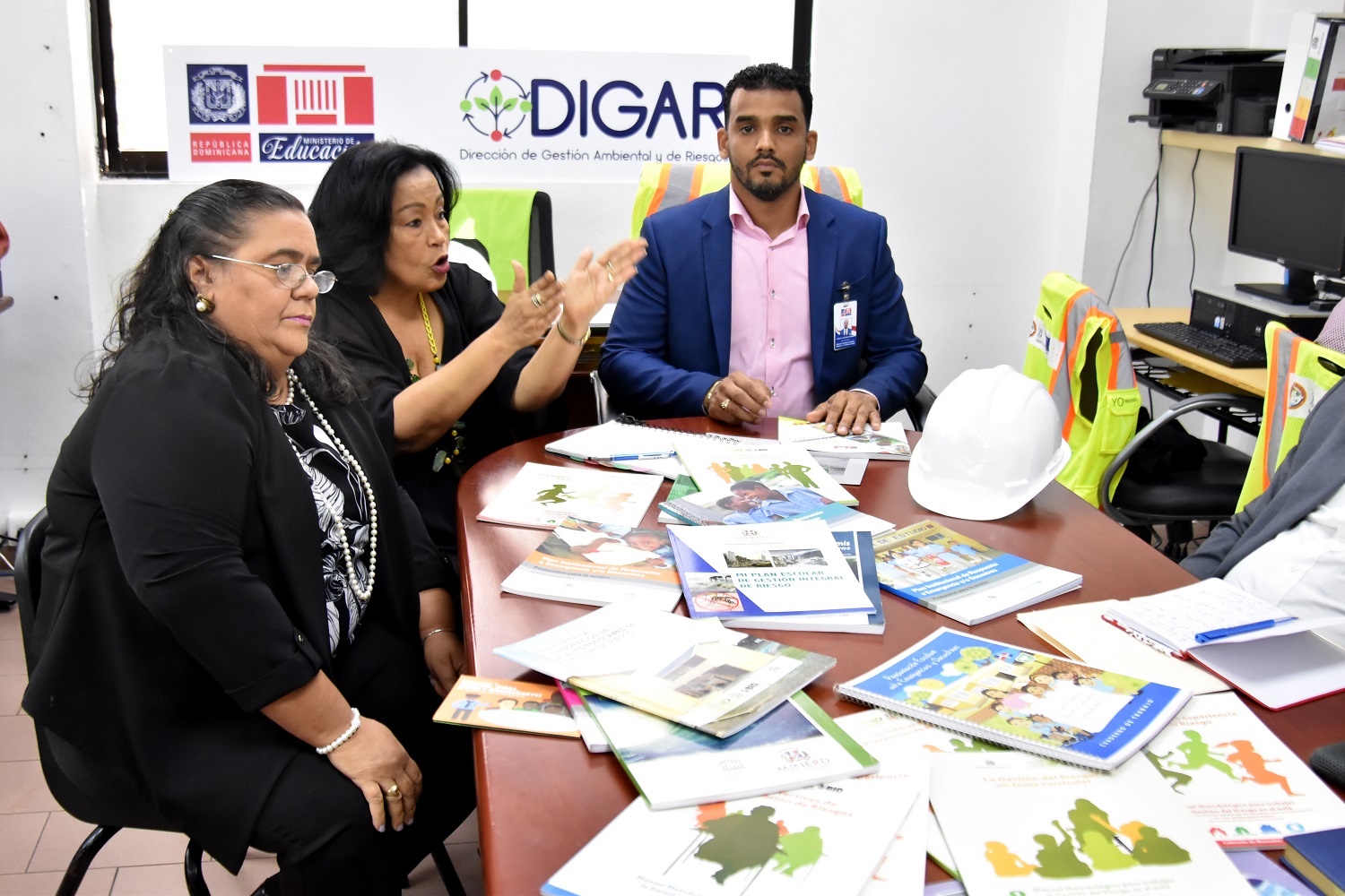  imagen Director de la DIGAR, Carlos Darwin Mart&iacute;nez. 