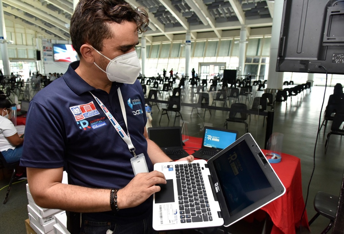  imagen C&eacute;sar Garnier Mart&iacute;nez, coordinador general de la Unidad Ejecutora del Componente Educativo del Programa Republica Digital 