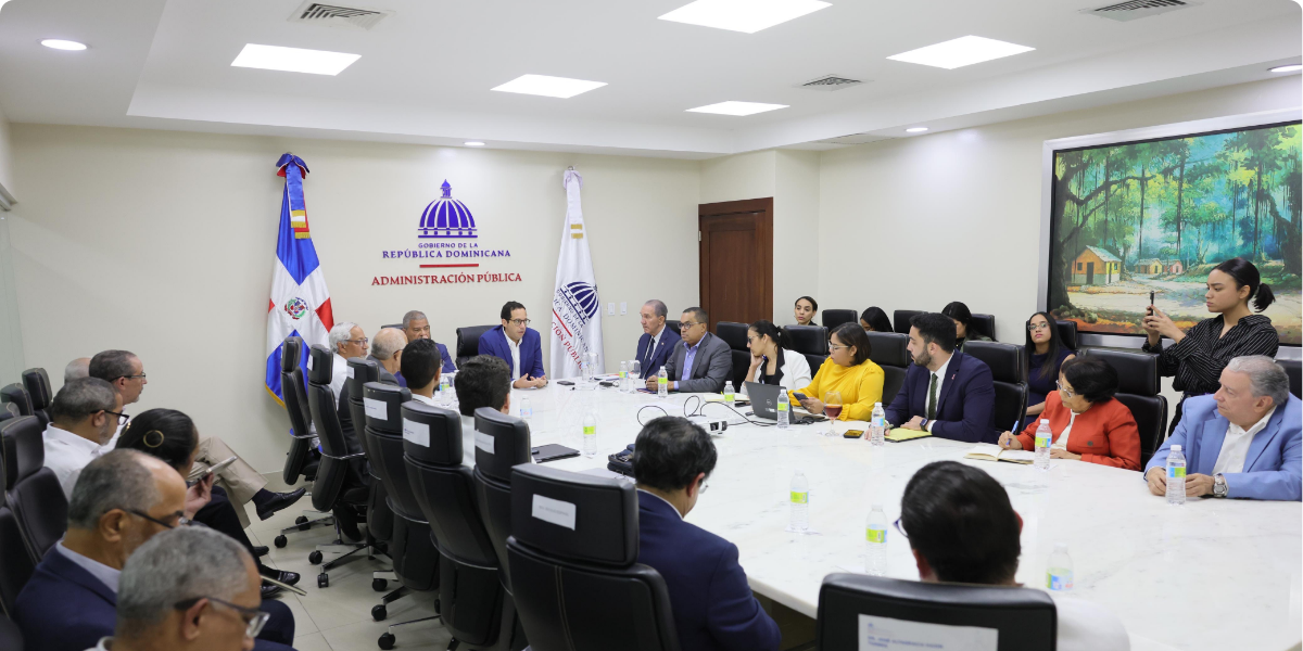  imagen Ministros del Mescyt y Minerd 