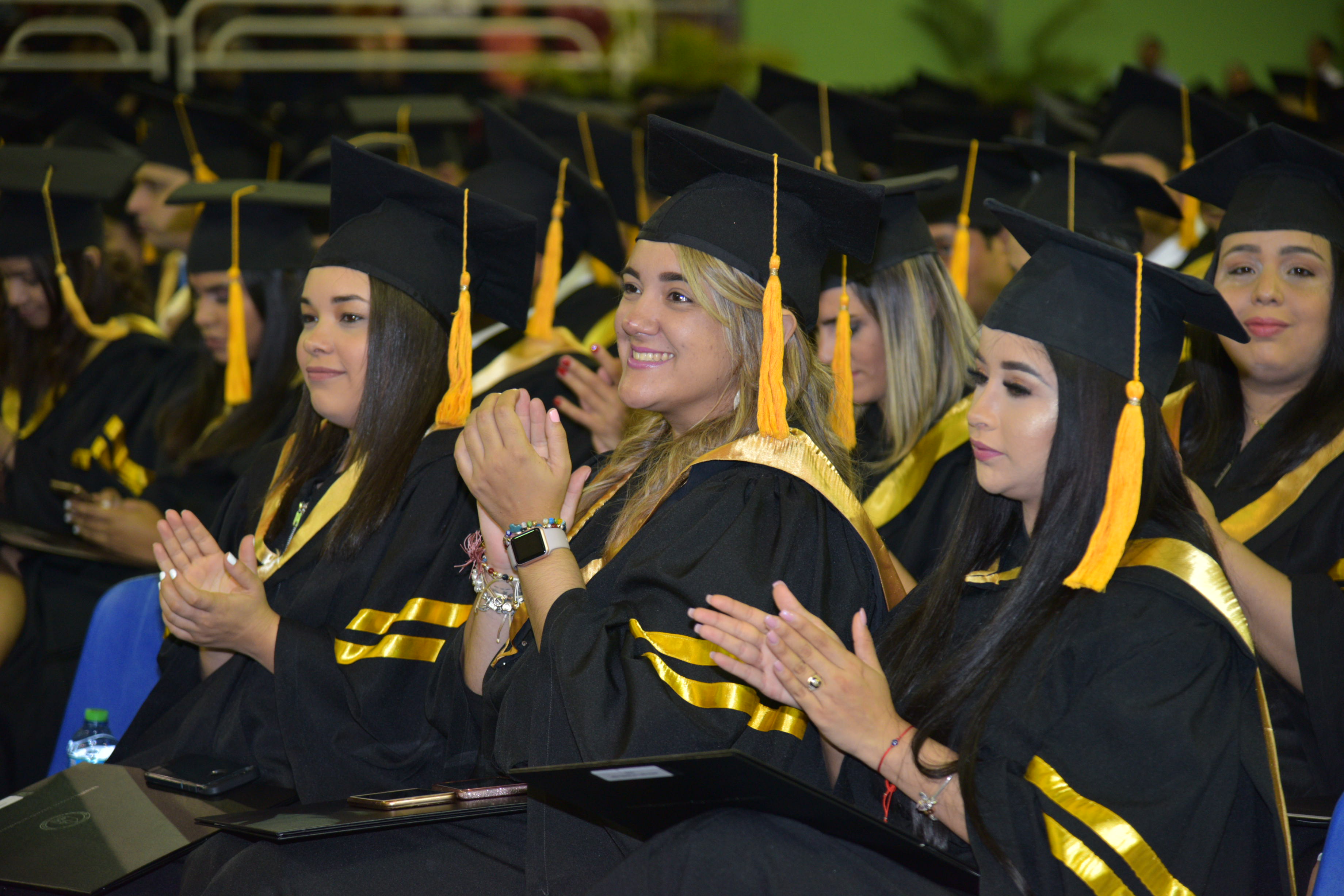  imagen Ministro de Educaci&oacute;n, Antonio Pe&ntilde;a Mirabal,&nbsp;como orador invitado en la Sexag&eacute;sima Graduaci&oacute;n de la Pontificia Universidad Cat&oacute;lica Madre y Maestra.&nbsp; 