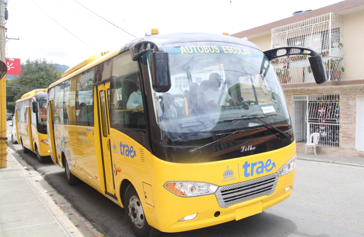  imagen Autobuses del transporte estudiantil 