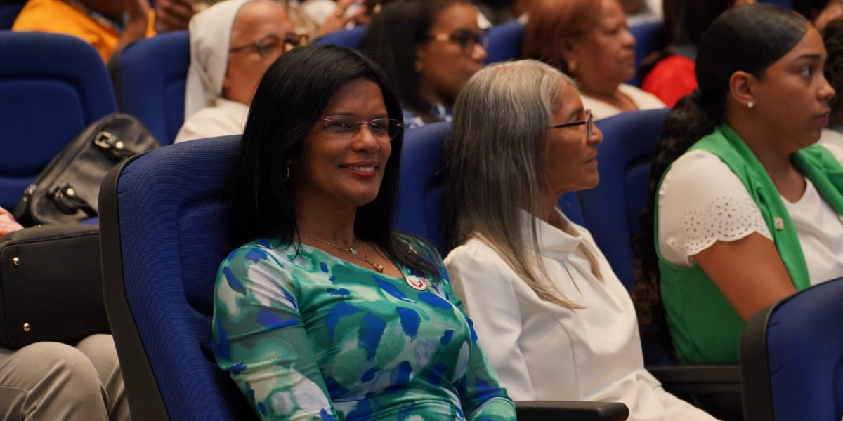  imagen Ministro Angel Hernandez junto a Ancell Scheker&nbsp; 