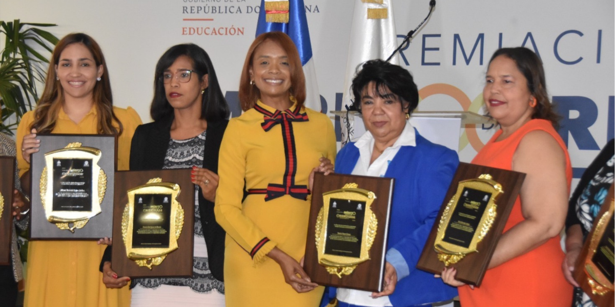  imagen Orientadores escolares reciben premio 