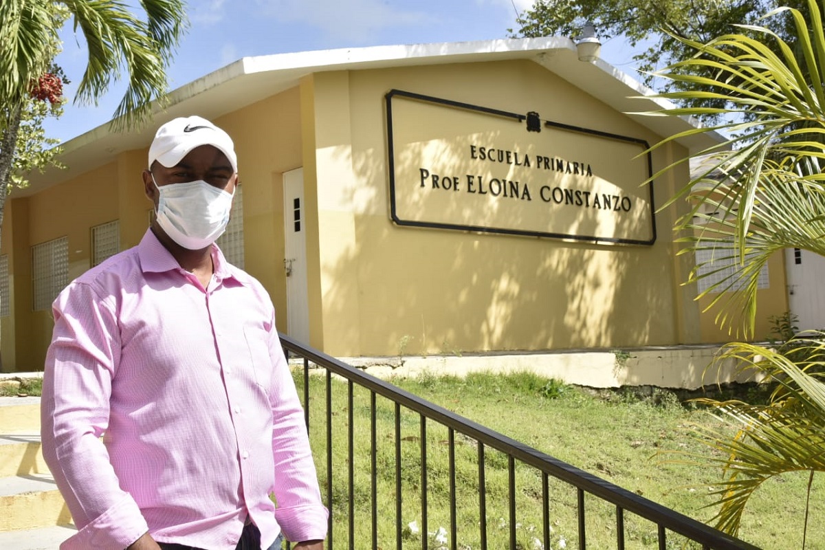  imagen El director de mantenimiento escolar del Distrito Educativo 12-03 de la Regional 12, Ercilio Peralta, asegur&oacute; este martes que m&aacute;s del 90 % de los centros educativos de su demarcaci&oacute;n est&aacute;n listos para iniciar el a&ntilde;o escolar y el resto est&aacute; en fase de adecuaci&oacute;n para esos fines. 