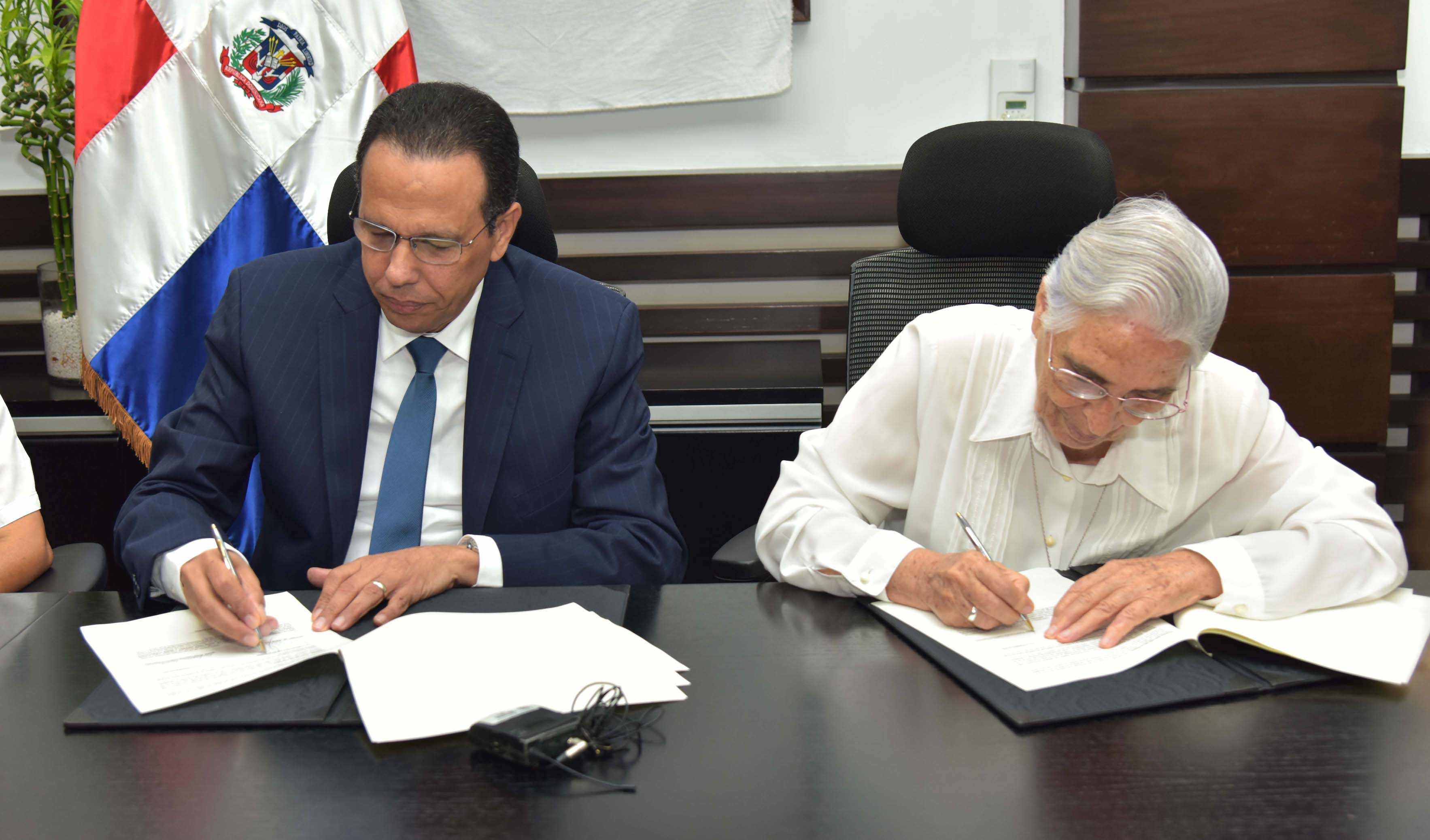  imagen Firma de acuerdo de co-gesti&oacute;n entre el ministro Antonio Pe&ntilde;a Mirabal y Mar&iacute;a Purificaci&oacute;n Castillo Cantera,&nbsp;representante de la congregaci&oacute;n religiosa Instituto de Religiosas del Apostolado del Sagrado Coraz&oacute;n de Jes&uacute;s. 