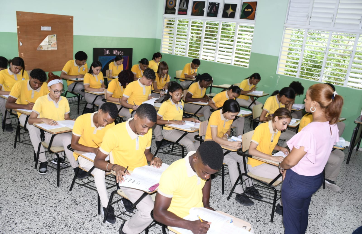  imagen Estudiantes&nbsp; del sistema educativo dominicano toman primera convocatoria de pruebas nacionales aplicadas del 24 al 29 de junio del 2023. 