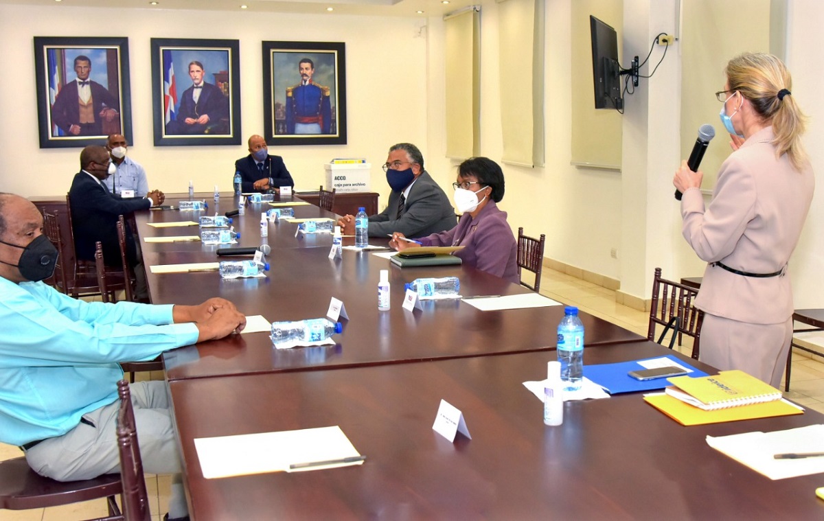  imagen La comisi&oacute;n de transici&oacute;n del Ministerio de Educaci&oacute;n 