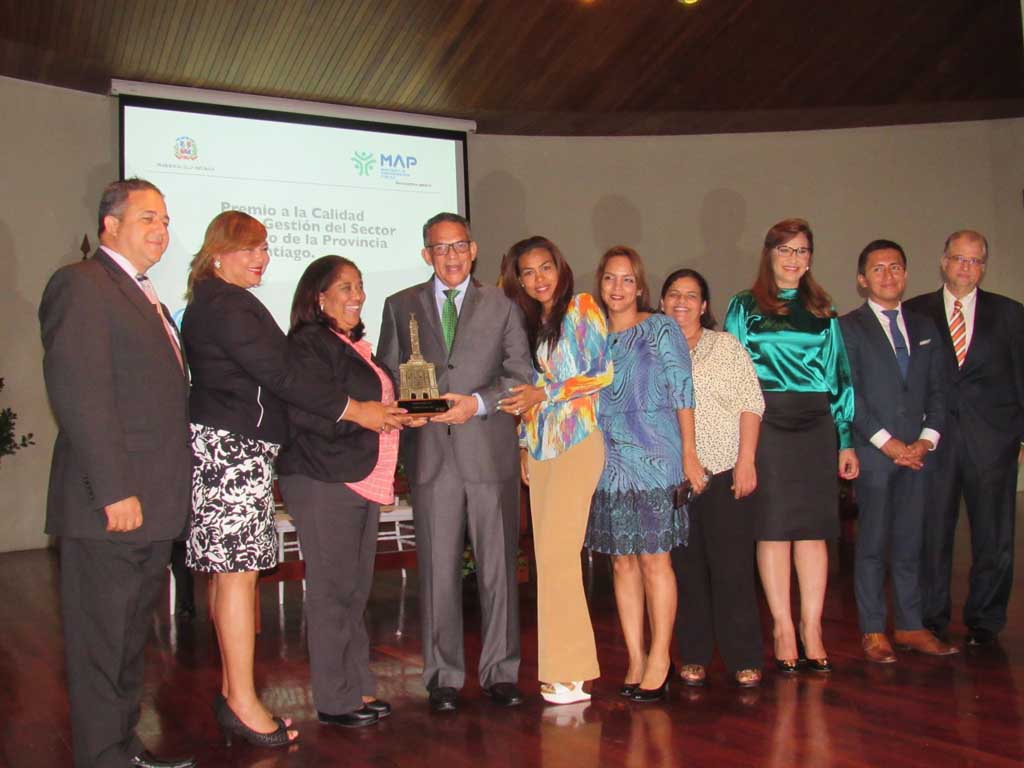  imagen EDUCACION DE SANTIAGO ARRASA EN PREMIOS PROVINCIALES A LA CALIDAD 
