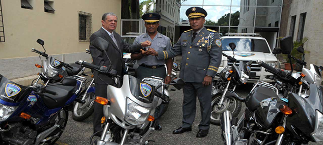  imagen Ministro Amarante Baret dispone reforzamiento de vigilancia en escuelas con más patrullaje y agentes de Policía Escolar 