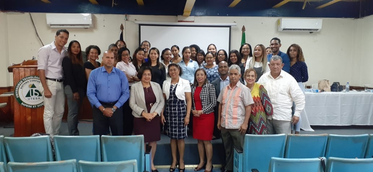 imagen Autoridades&nbsp;organizadoras de la nueva especialidad en Habilitaci&oacute;n Docente para Lenguas Extranjeras (ingl&eacute;s) en el Nivel Secundario. 