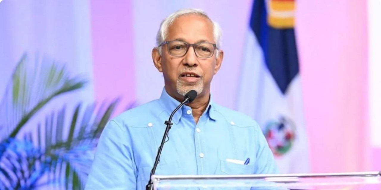  imagen ministro de Educaci&oacute;n, &Aacute;ngel Hern&aacute;ndez 