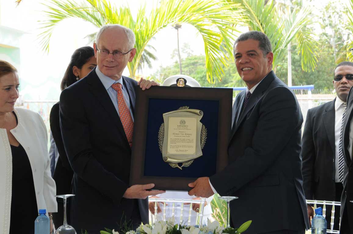  imagen Presidente del Consejo Europeo ve positiva inversión del presidente Medina en mejoría de educación 