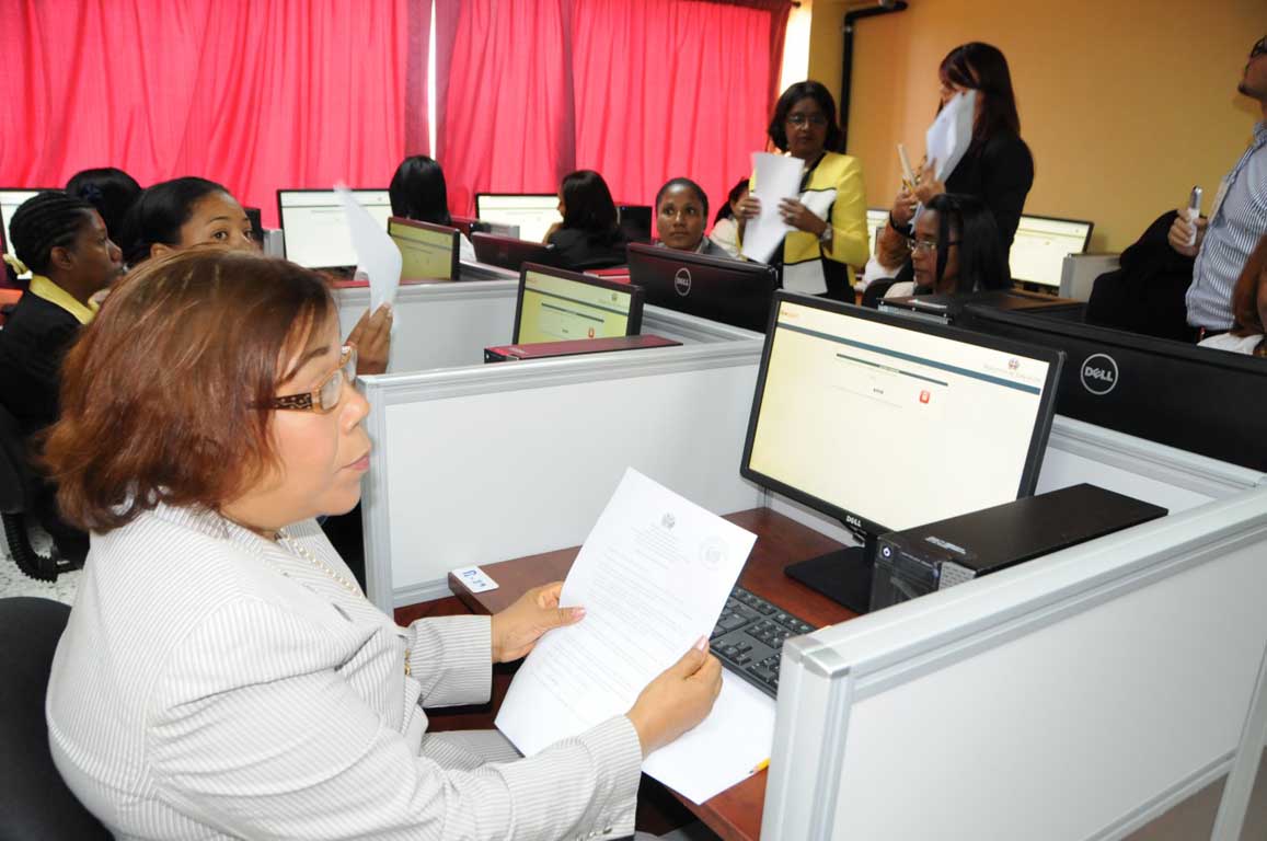  imagen Educación inicia evaluación a millares de aspirantes a profesores y profesoras 