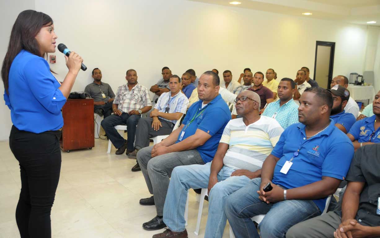  imagen MINERD y AMET  imparten taller de Educación Vial a choferes 