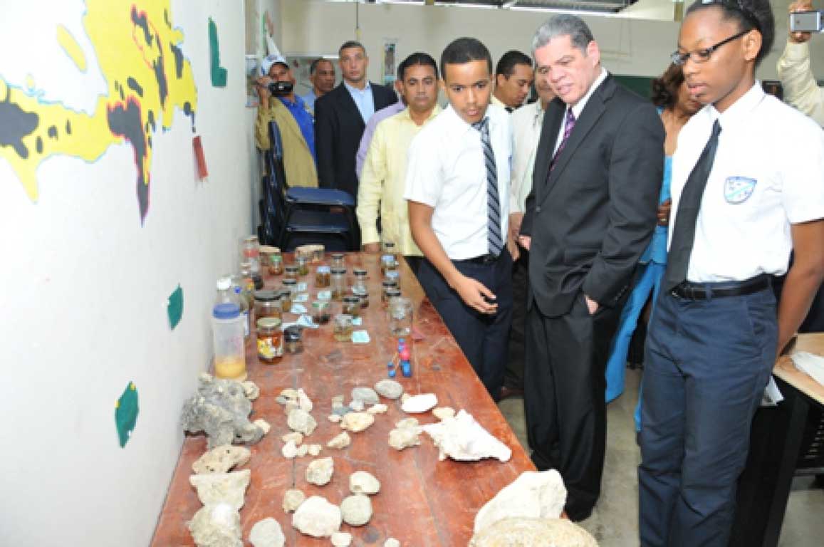  imagen Amarante Baret: Elevar calidad de la educación es prioridad del gobierno 