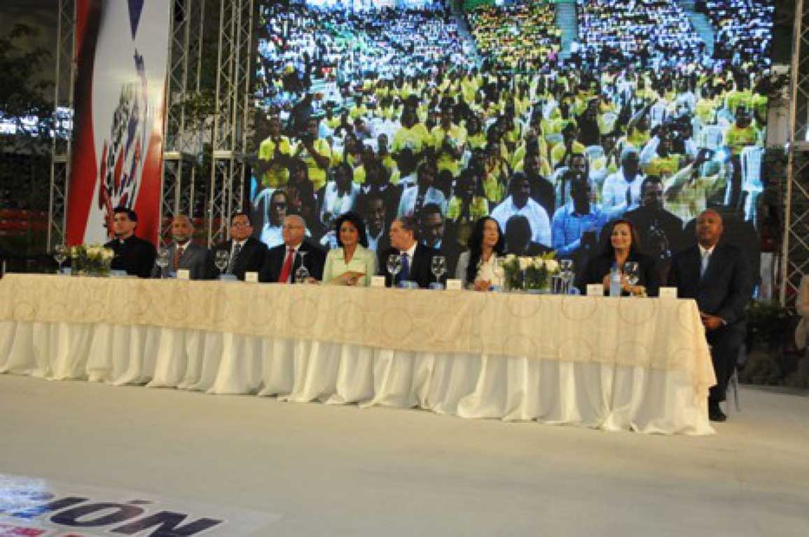  imagen La Primera Dama y Amarante Baret destacan importancia de la familia en el fortalecimiento de la educación 