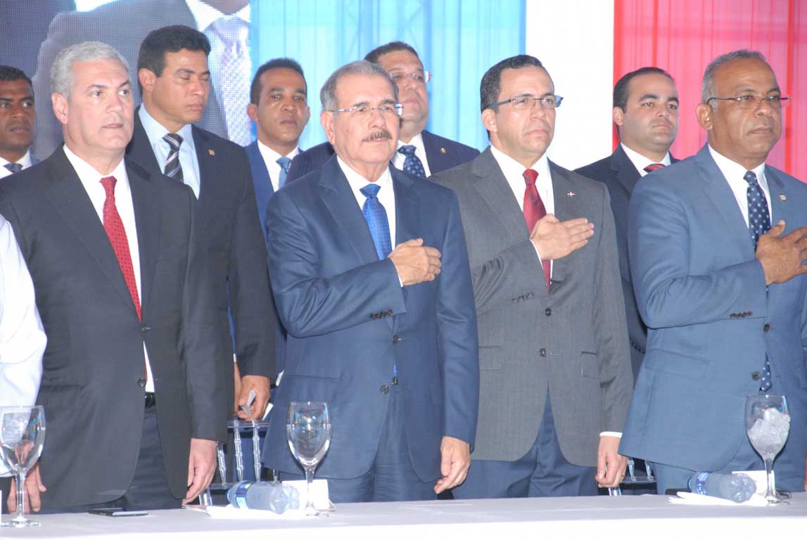  imagen Presidente Medina entrega dos nuevos liceos a la provincia Monseñor Nouel que sumarán 22 nuevas aulas a la Jornada Escolar Extendida 