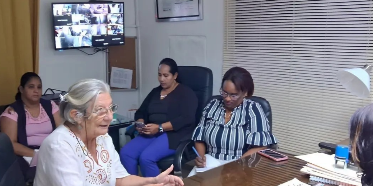  imagen La directora distrital 15-01, de Santo Domingo, Mar&iacute;a Castillo 