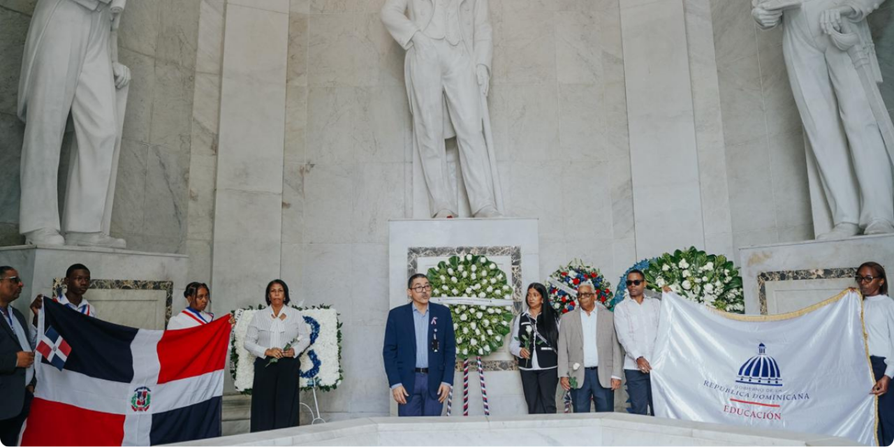  imagen &nbsp;ceremonia en la explanada frontal encabezada Natalicio de Sanchez&nbsp; 