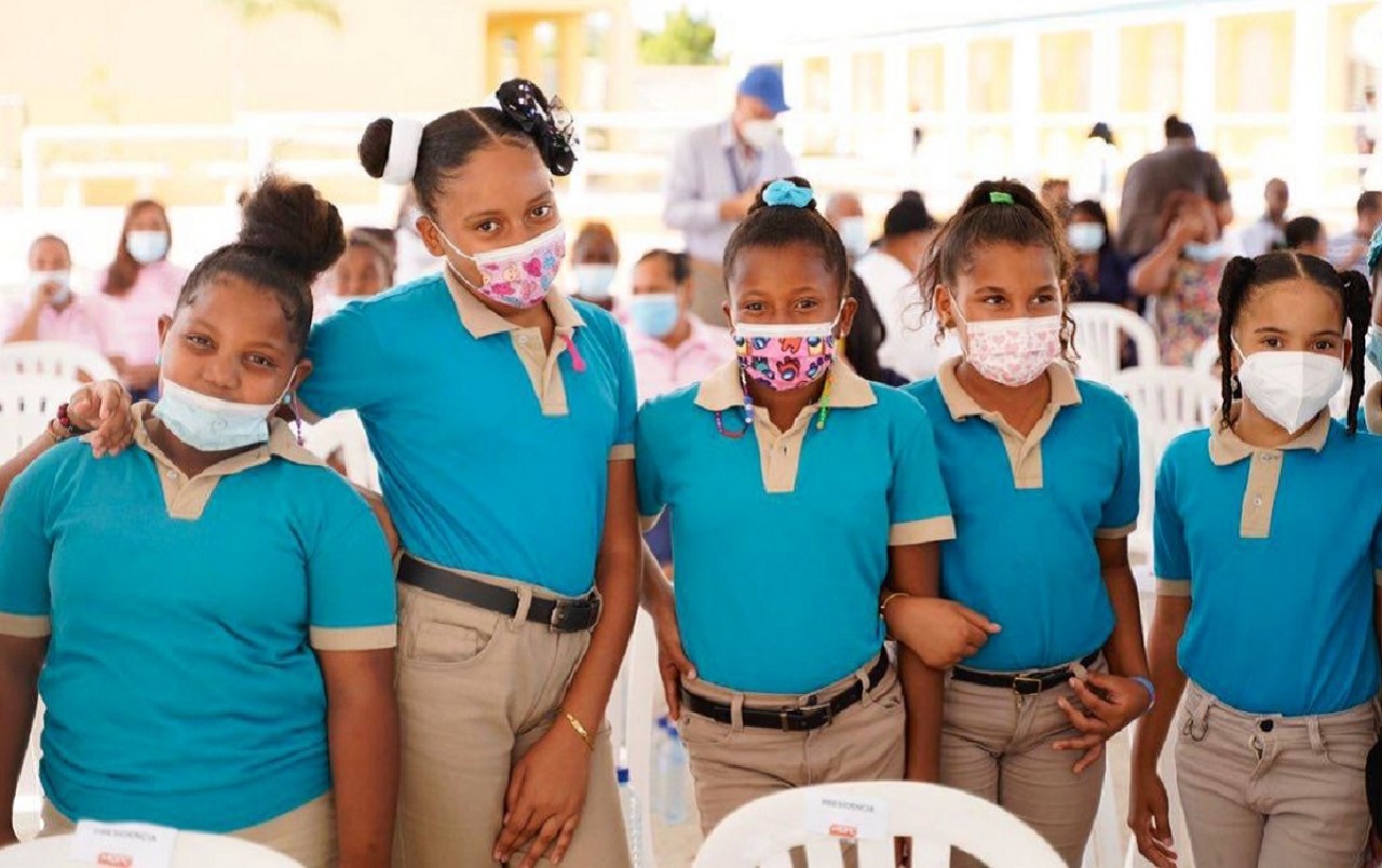  imagen Estudiantes de regreso a clase. 