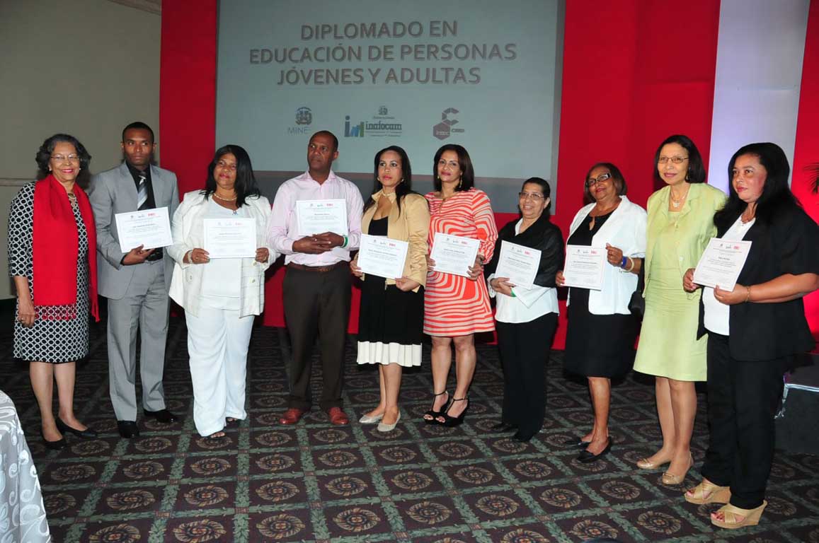  imagen MINERD clausura Diplomado en Educación de Personas Jóvenes y Adultas 