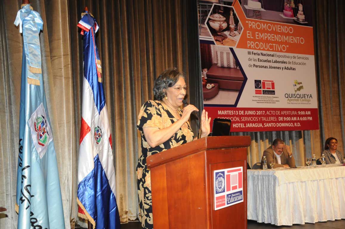  imagen Directora&nbsp;Miriam Camilo, durante su discurso central en el&nbsp;acto. 