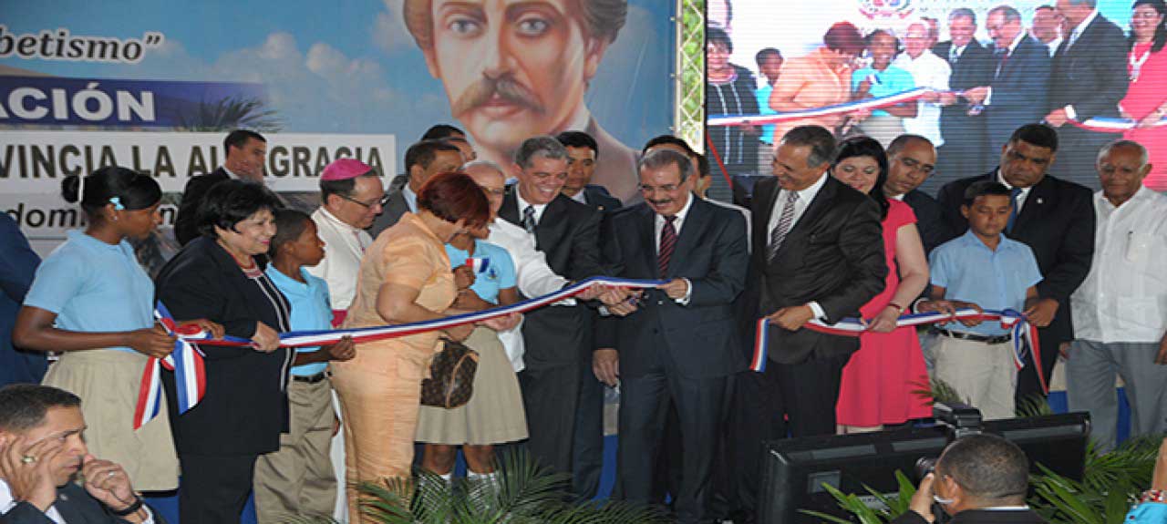  imagen Presidente Medina entrega 11 centros educativos con 192 aulas en La Altagracia 