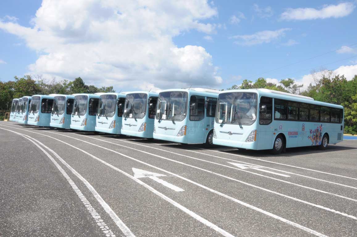  imagen Amarante Baret inaugura corredor que transportará en forma segura a estudiantes de autopista Duarte 
