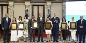  imagen El presidente de la Rep&uacute;blica, Luis Abinader, encabez&oacute; este martes la ceremonia de entrega de la Medalla al M&eacute;rito Magisterial 2026 