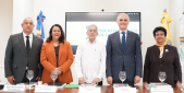  imagen Ministro de Educaci&oacute;n, Luis Miguel De Camps, participando en la asamblea del Pacto Nacional para la Reforma Educativa. 