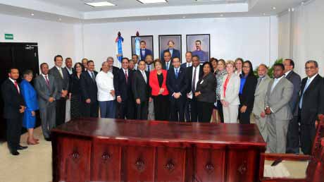  imagen 
Andrés Navarro reúne consejo nacional de educación; reitera que gestión se enfocará en fortalecimiento institucional e integración de sectores vinculados al sistema 