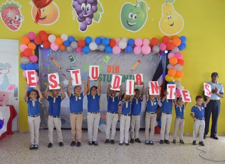  imagen Estudiantes durante la celebraci&oacute;n del d&iacute;a del estudiante 