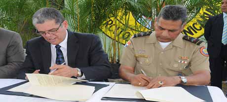  imagen Educación inicia construcción de politécnico en terrenos de la antigua cárcel de la fortaleza de Moca 
