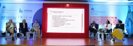  imagen Autoridades del Ministerio de Educaci&oacute;n. 