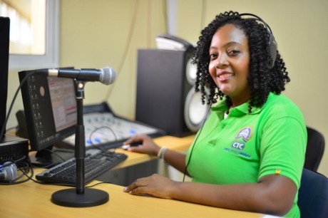  imagen Alianza entre MINERD y Centros Tecnol&oacute;gicos Comunitarios permitir&aacute;n transmitir programa Agenda Educativa por m&aacute;s de 60 emisoras digitales&nbsp; 